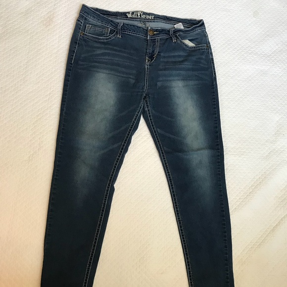 Wallflower Denim - Wallflower low rise Stretch Jegging Jeans Size 17